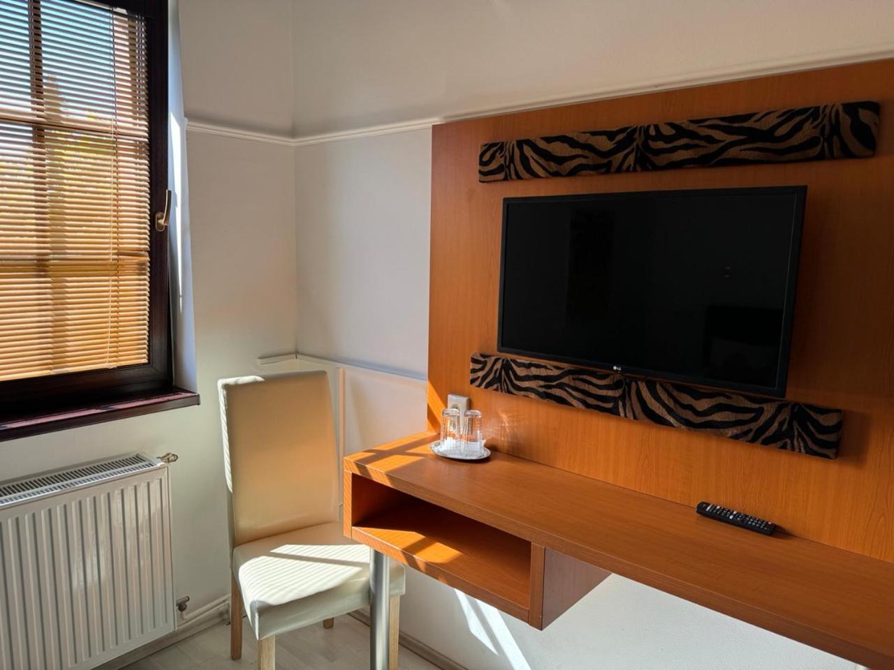 Pension Nest - Family Apartman Mosonmagyaróvár Eksteriør billede